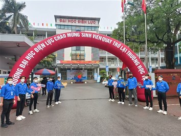 Chào mừng sinh viên quay trở lại Trường tiếp tục học tập